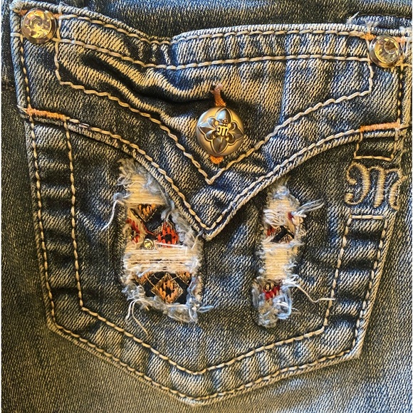 MISS ME SHORTS - Picture 3 of 6